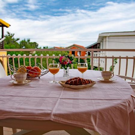Apartment Tony - 2Bdr Beachfront Jadrija Luaran gambar