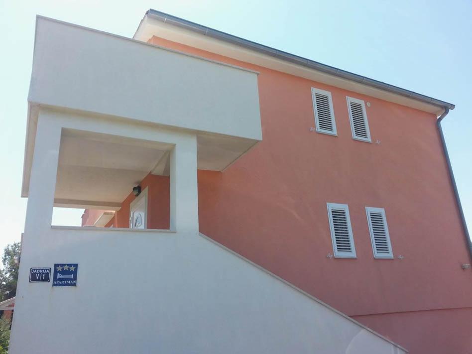 Apartment Tony - 2Bdr Beachfront Jadrija Luaran gambar