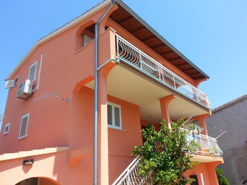 Apartment Tony - 2Bdr Beachfront Jadrija Luaran gambar